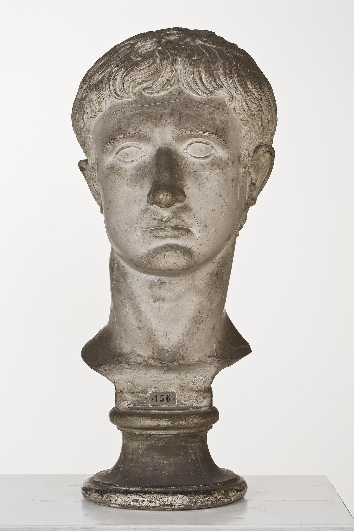 Augustus, L156