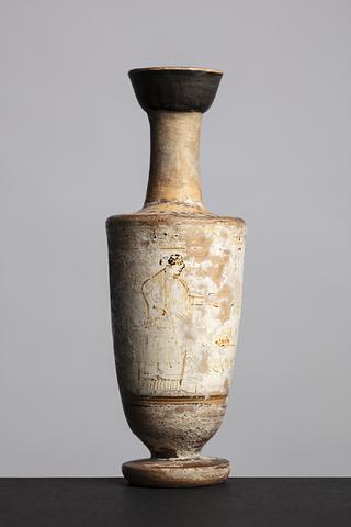 H650 Lekythos wth a woman sacrificing on an altar