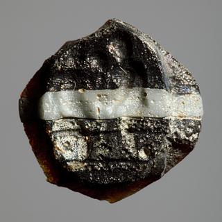 I879 Bevæbnet kriger og en kvinde