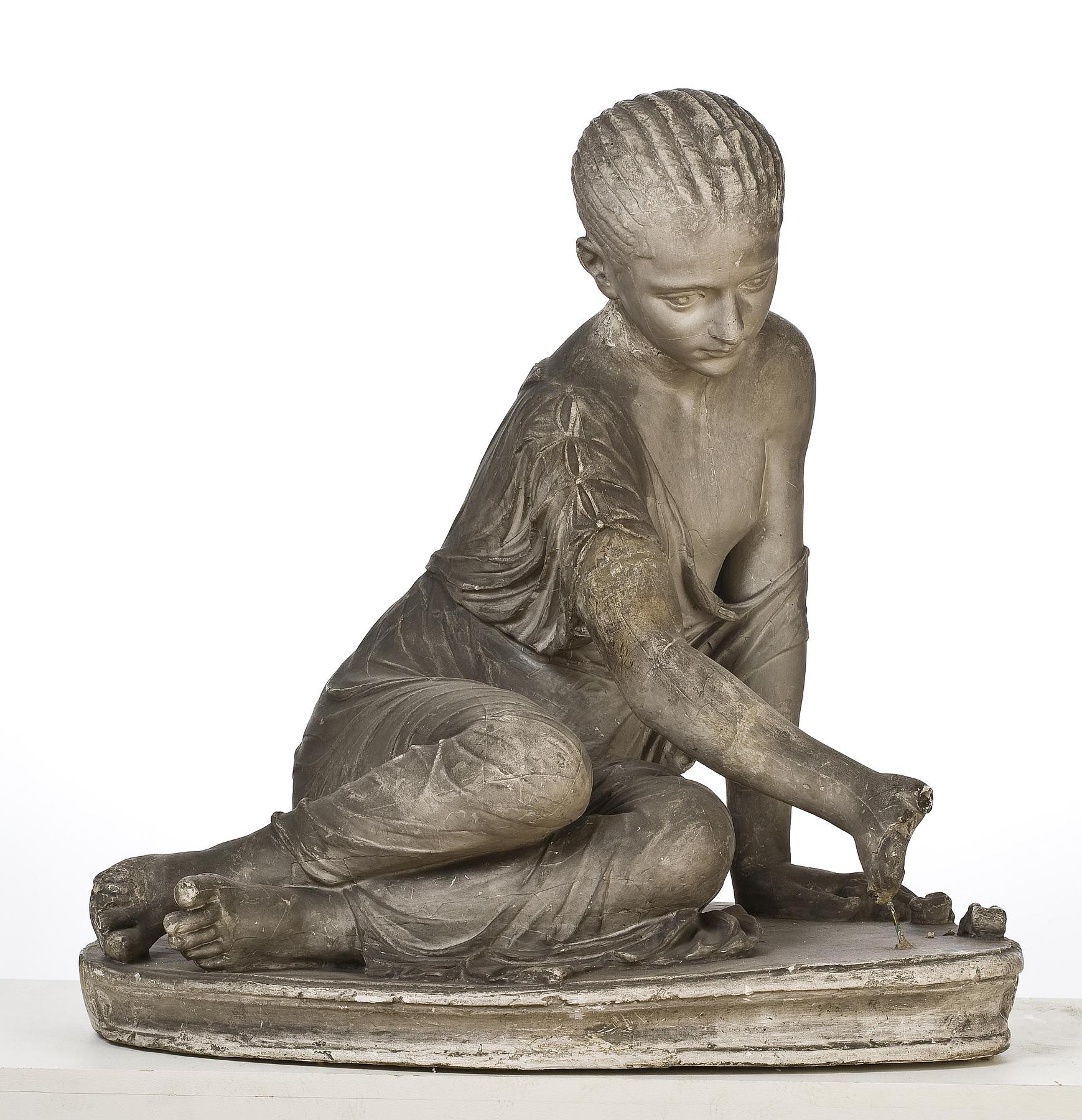Girl playing with astragals, L50