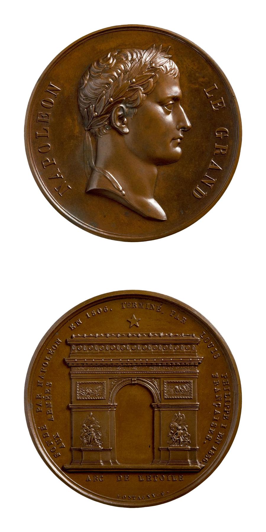 Medaljens forside: Napoleon Bonaparte. Medaljens bagside: Triumfbuen i Paris, F105