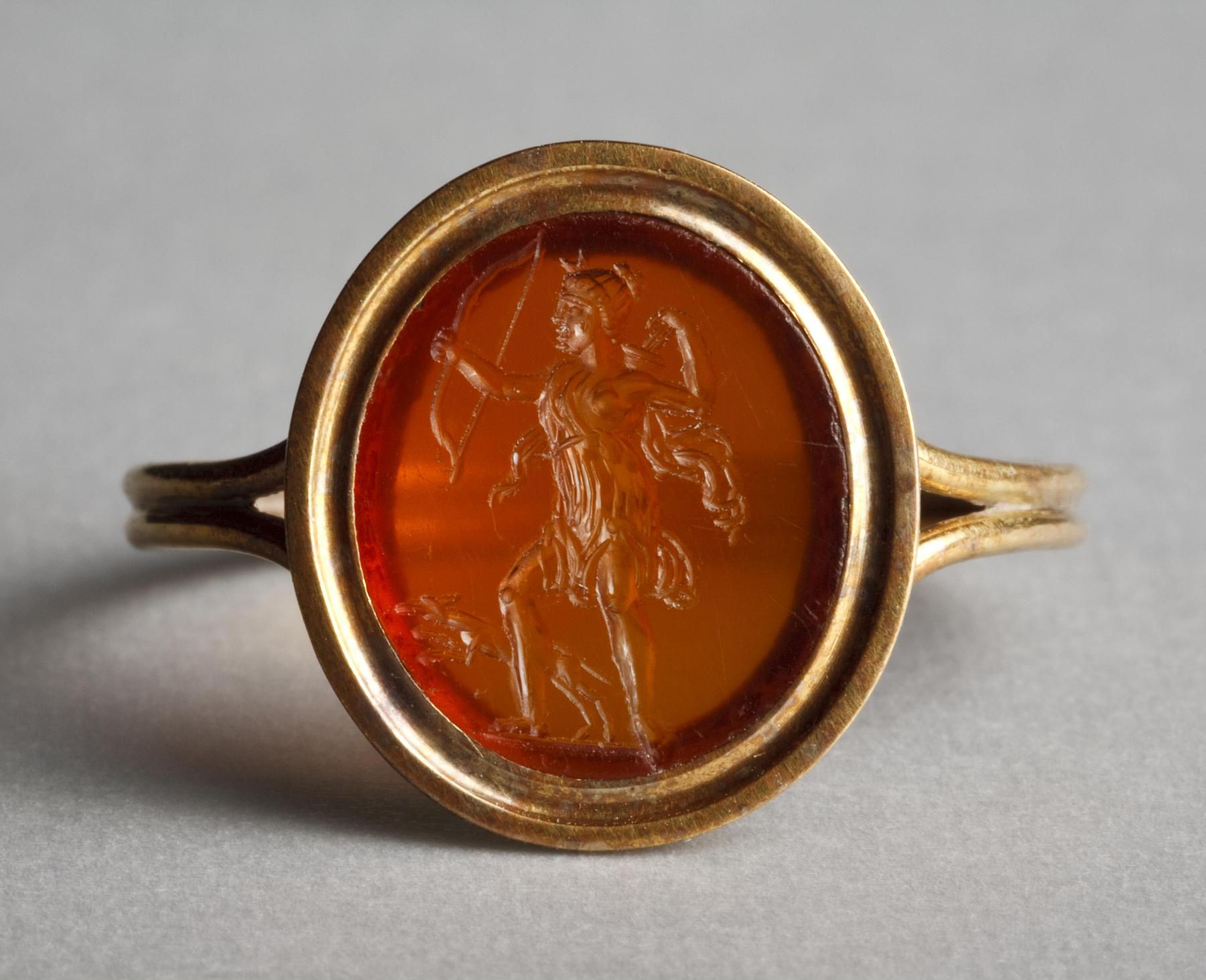 Artemis løbende med bue og pil, I214