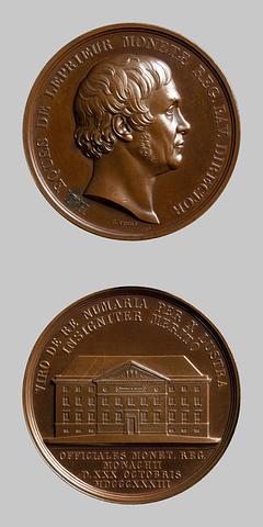 F125 Medaljens forside: Møntdirektør H.J. Eques de Leprieur. Medaljens bagside: Bygning og indskrift