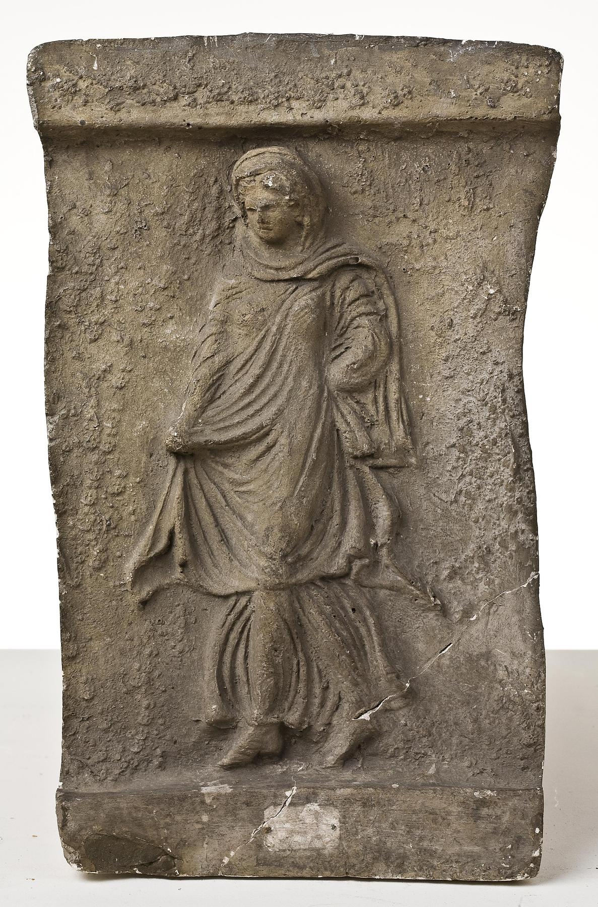 Dancing woman, L348