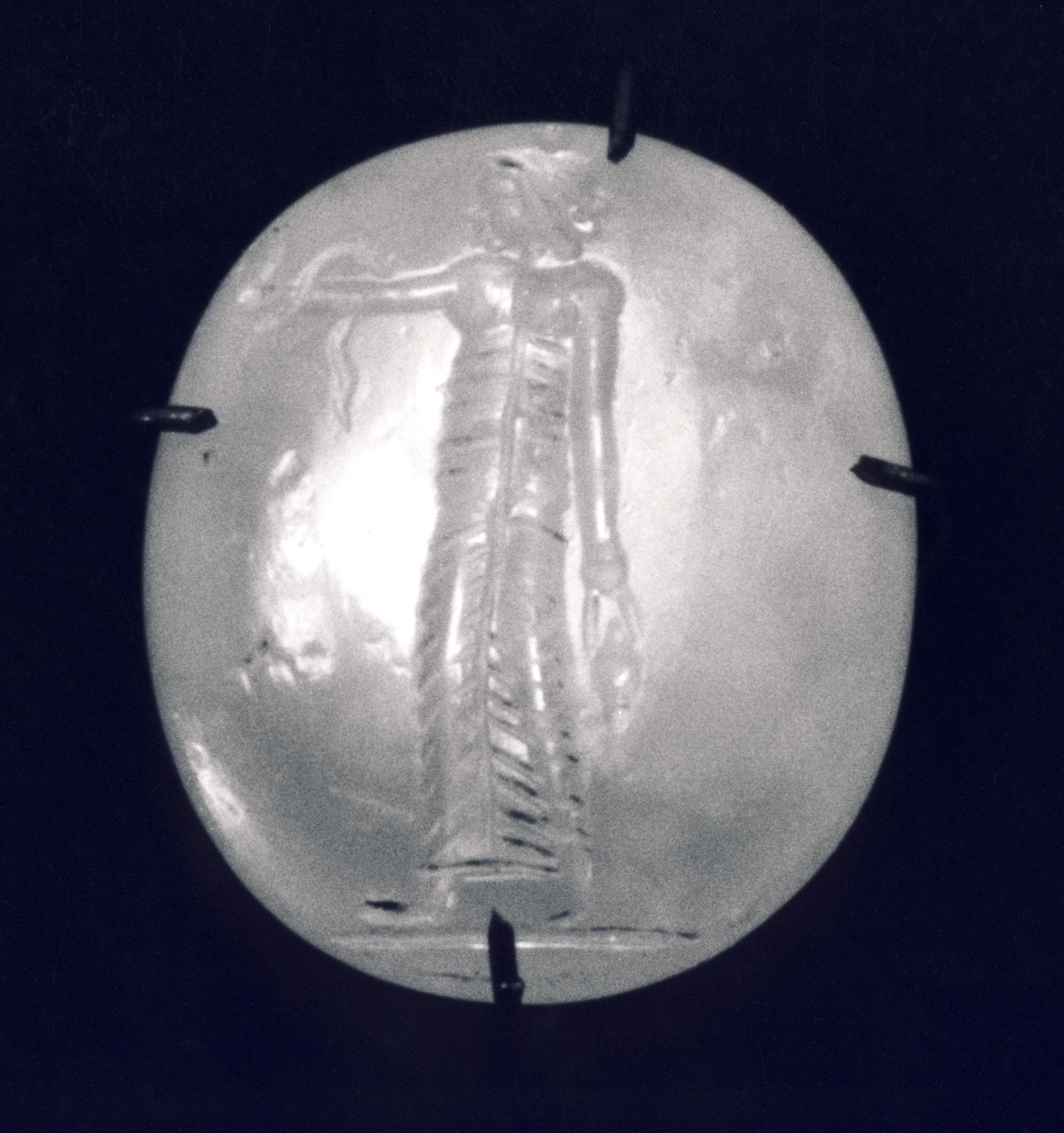 Isis-præstinde med en kande og en slange, I667