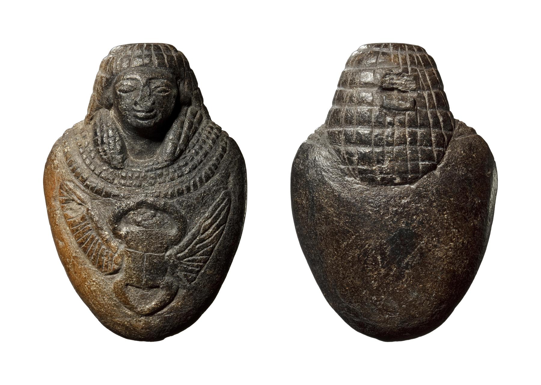 Heart amulet with a a scarab and a human head, H383