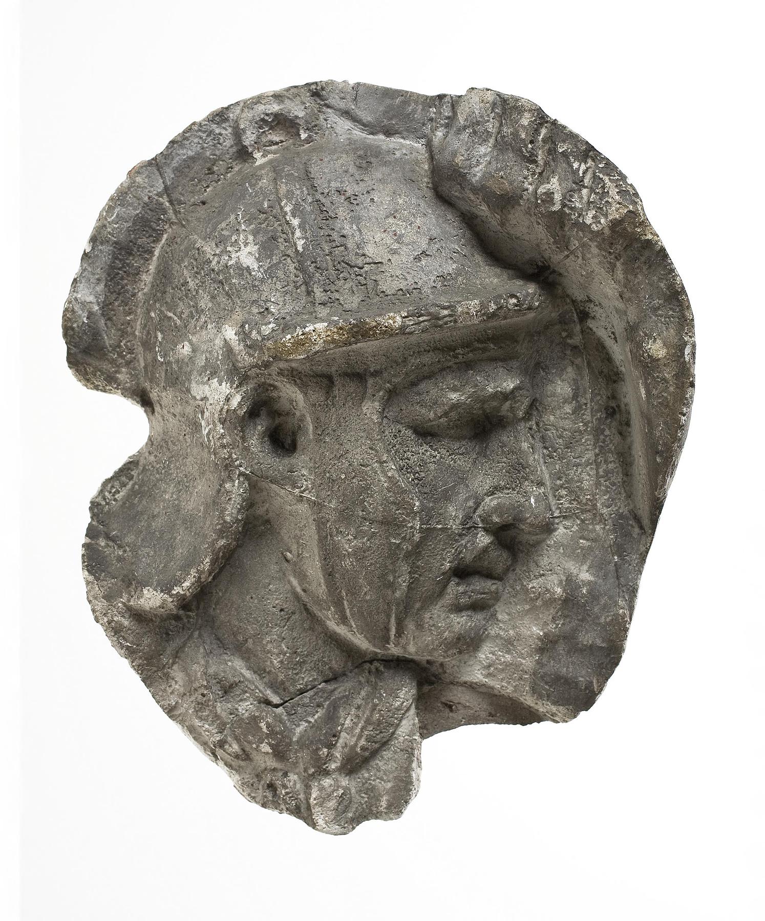 Hoved af romersk hjælpesoldat iklædt hjelm, L326a