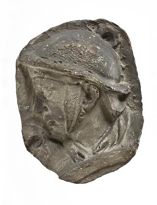 L326bb Head of a helmeted Roman