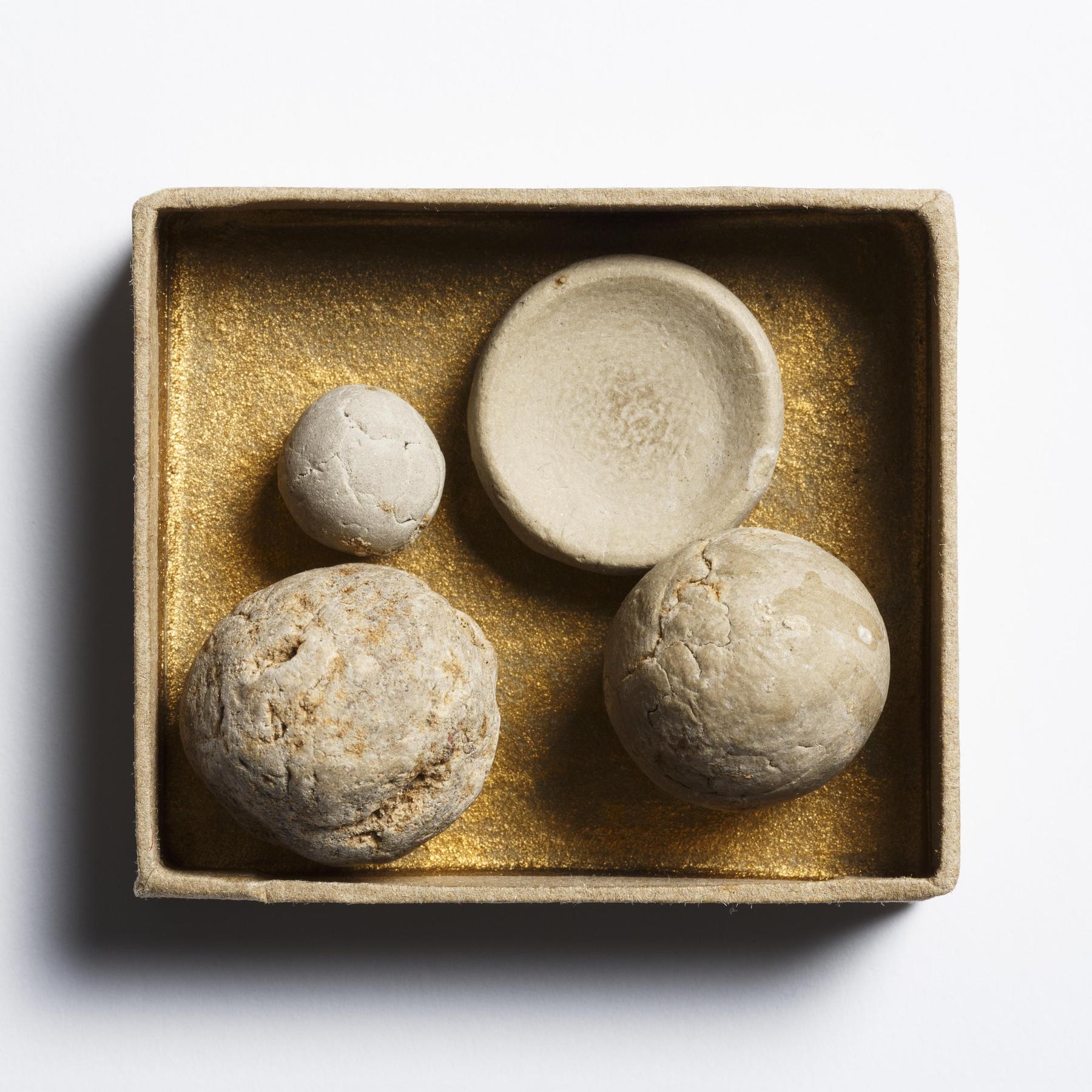 Clay balls, N46
