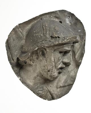 L326k Hoved af romersk rytter iklædt hjelm