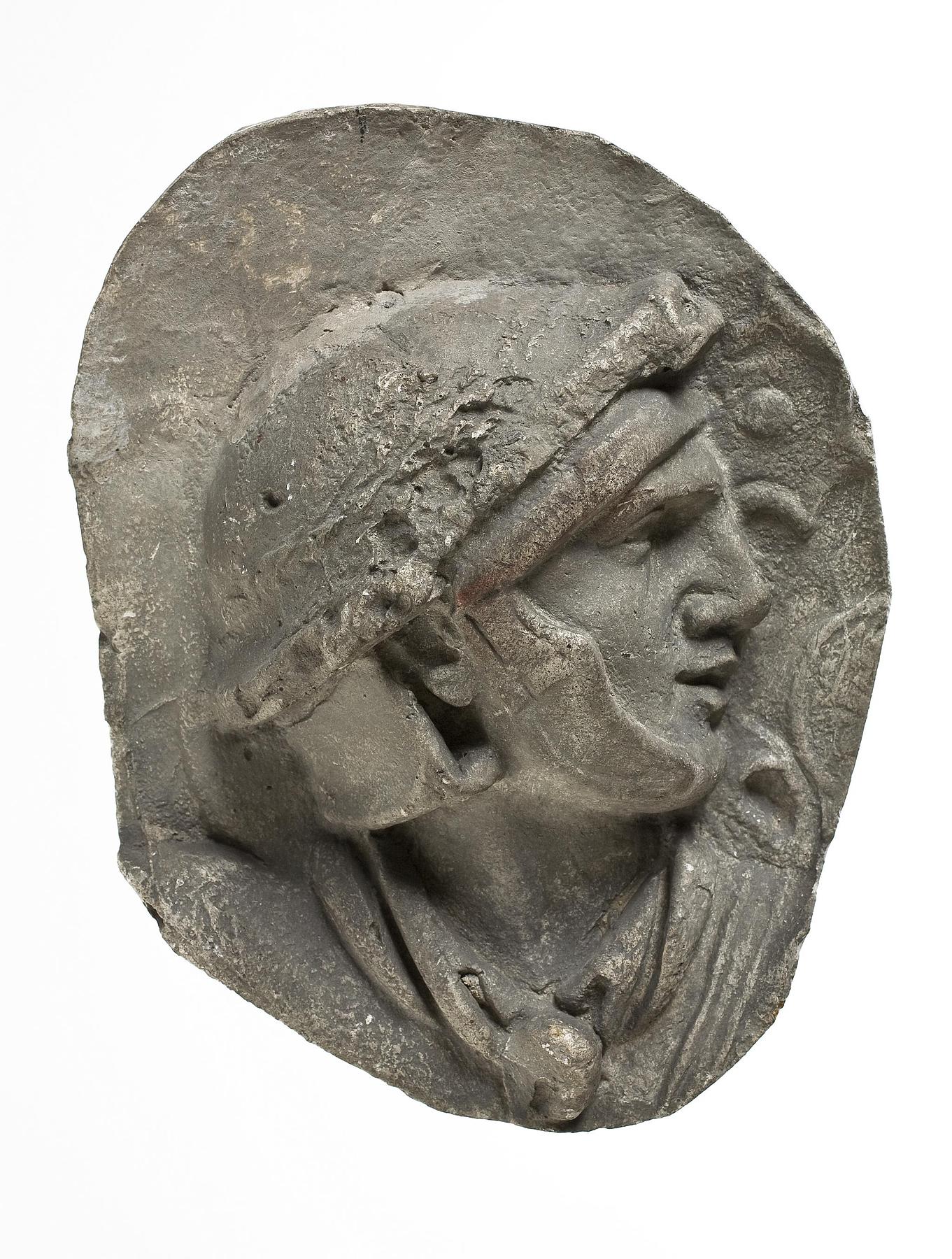 Hoved af romersk rytter iklædt hjelm, L326q