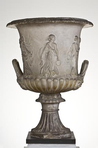 L294 Vase with dancing maenads