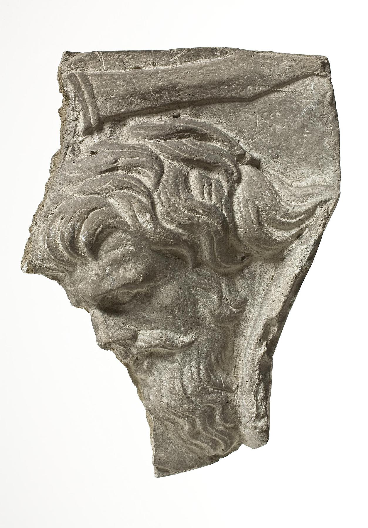 Heads of Dacians, L330r
