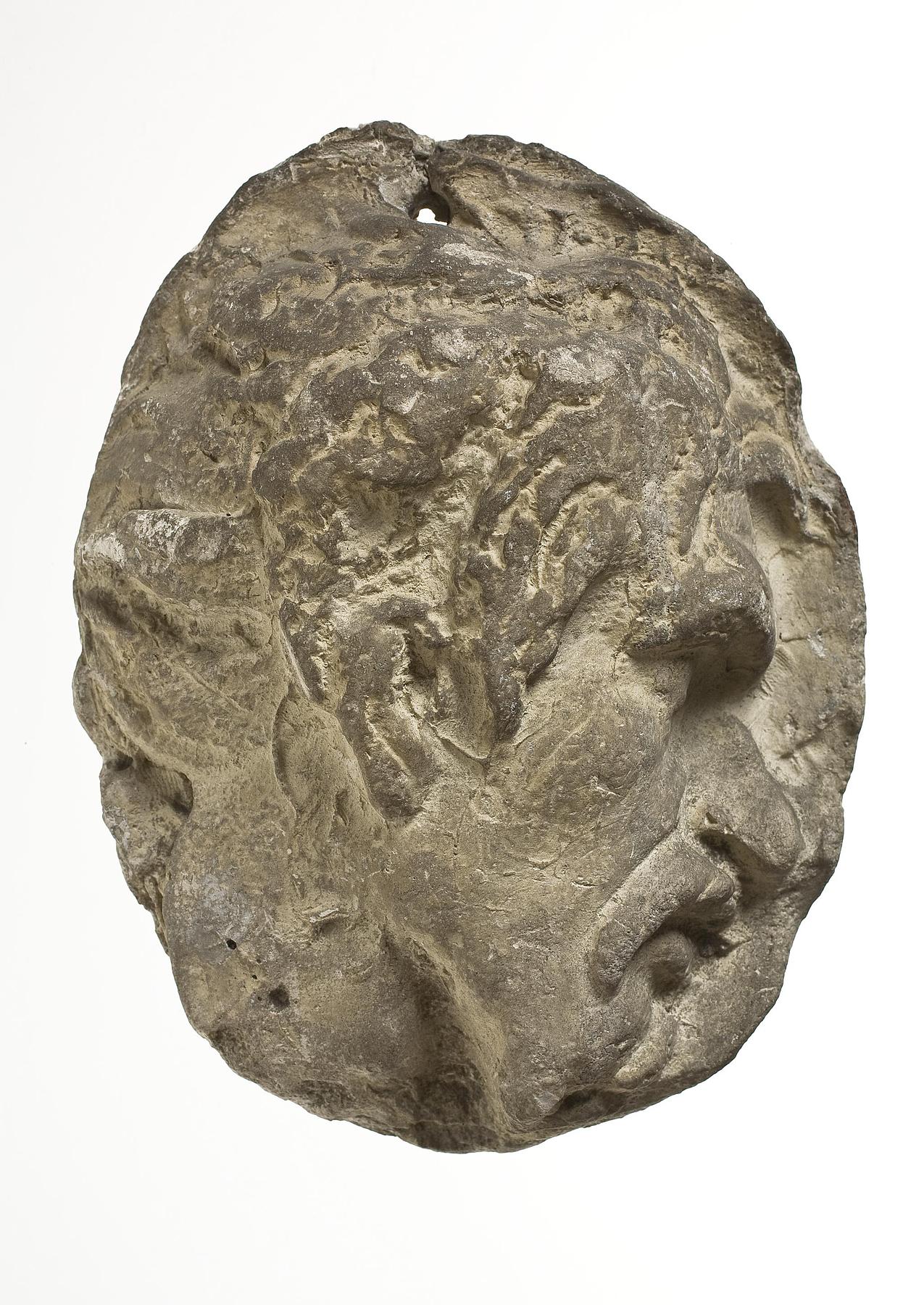 Heads of Dacians, L330i