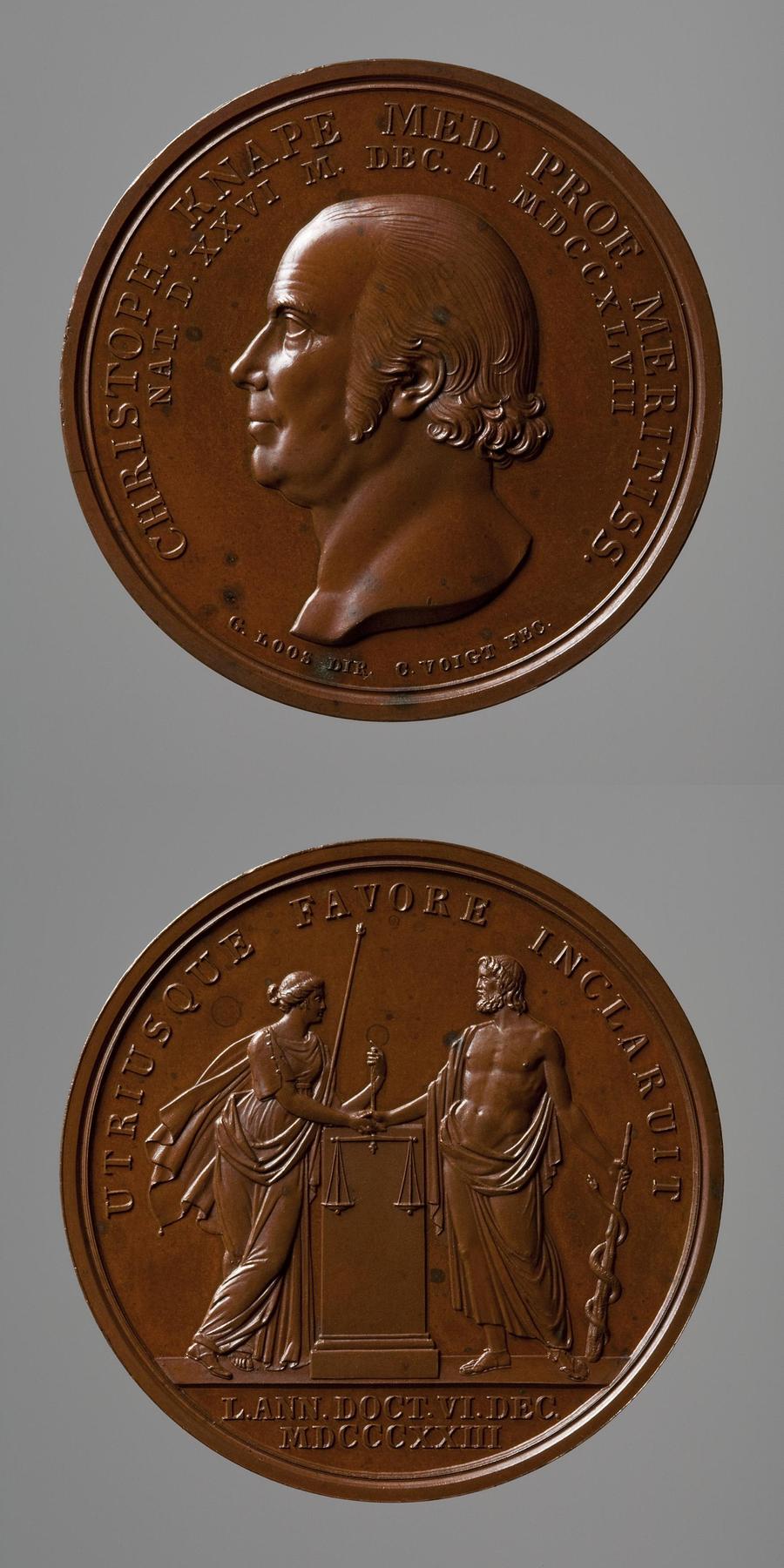 Medaljens forside: Lægen Christopher Knape. Medaljens bagside: Æskulap og Retfærdigheden, F118