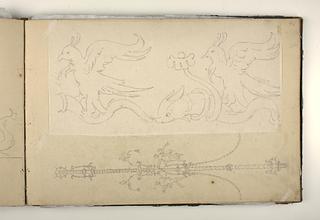 D1827,73 Fugle ridende på ryggen af delfiner. Vægdekoration i pompeijansk stil med to dansende figurer