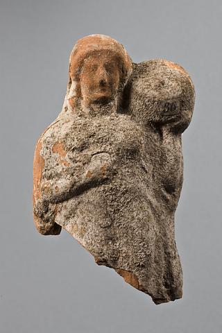 H1036 Statuette af en kvinde med en gris og en cista mystica