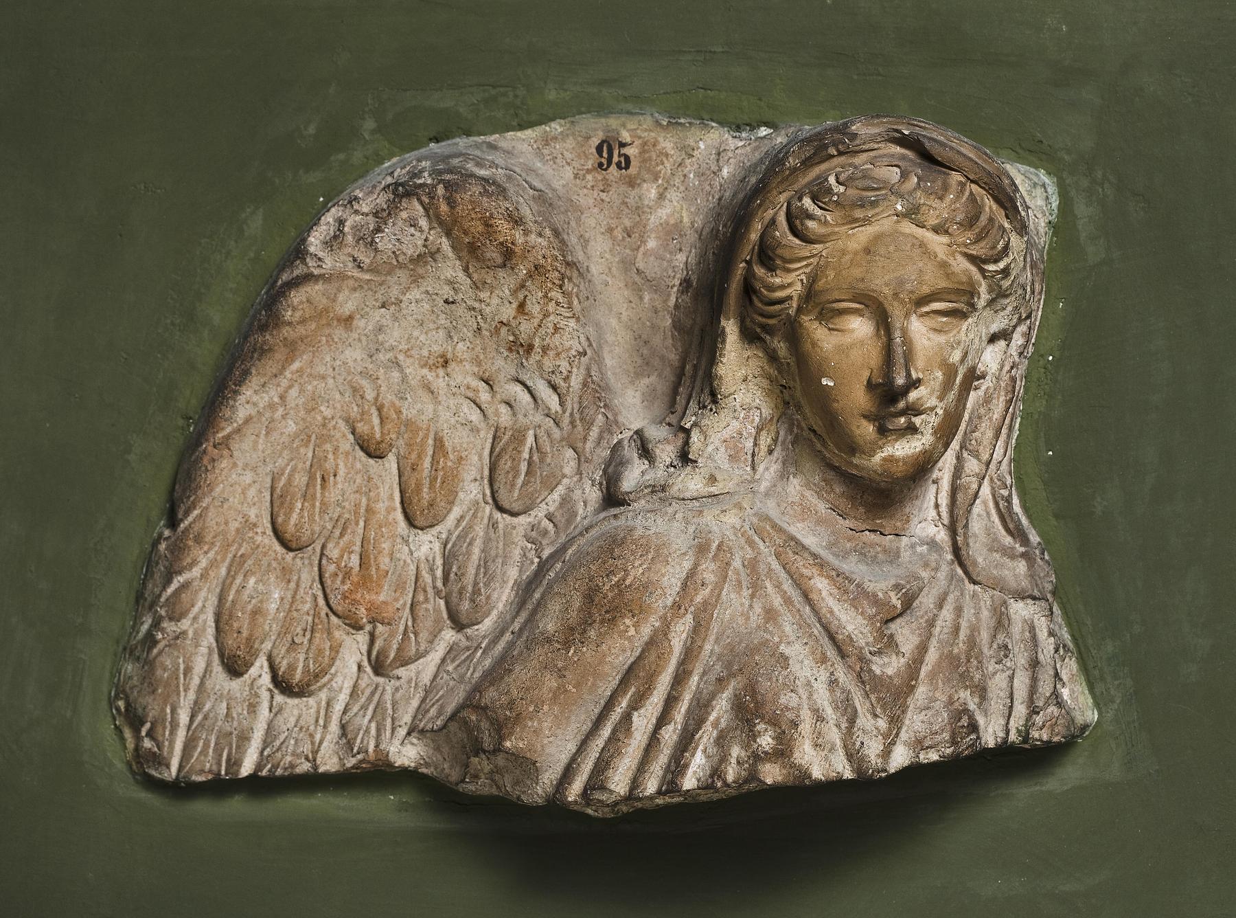 Campana relief with Victoria, H1095