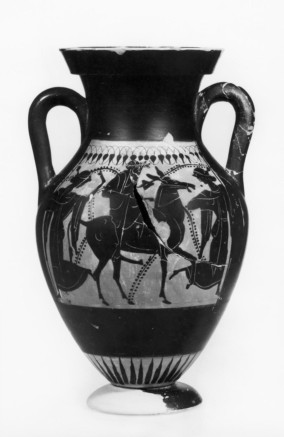 Amphora with Dionysos and maenads (A) and a woman between two warriors (B), H518