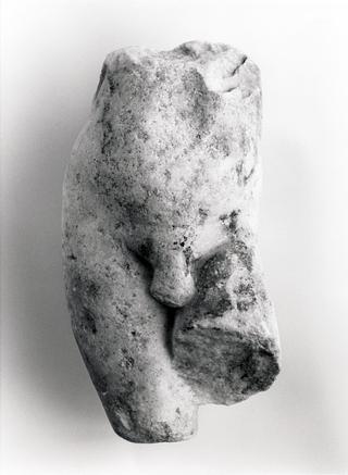 H1430 Statuette af en stående dreng