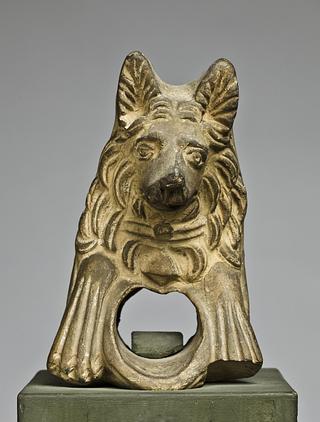 H1056 Water spout in the shape of a dog