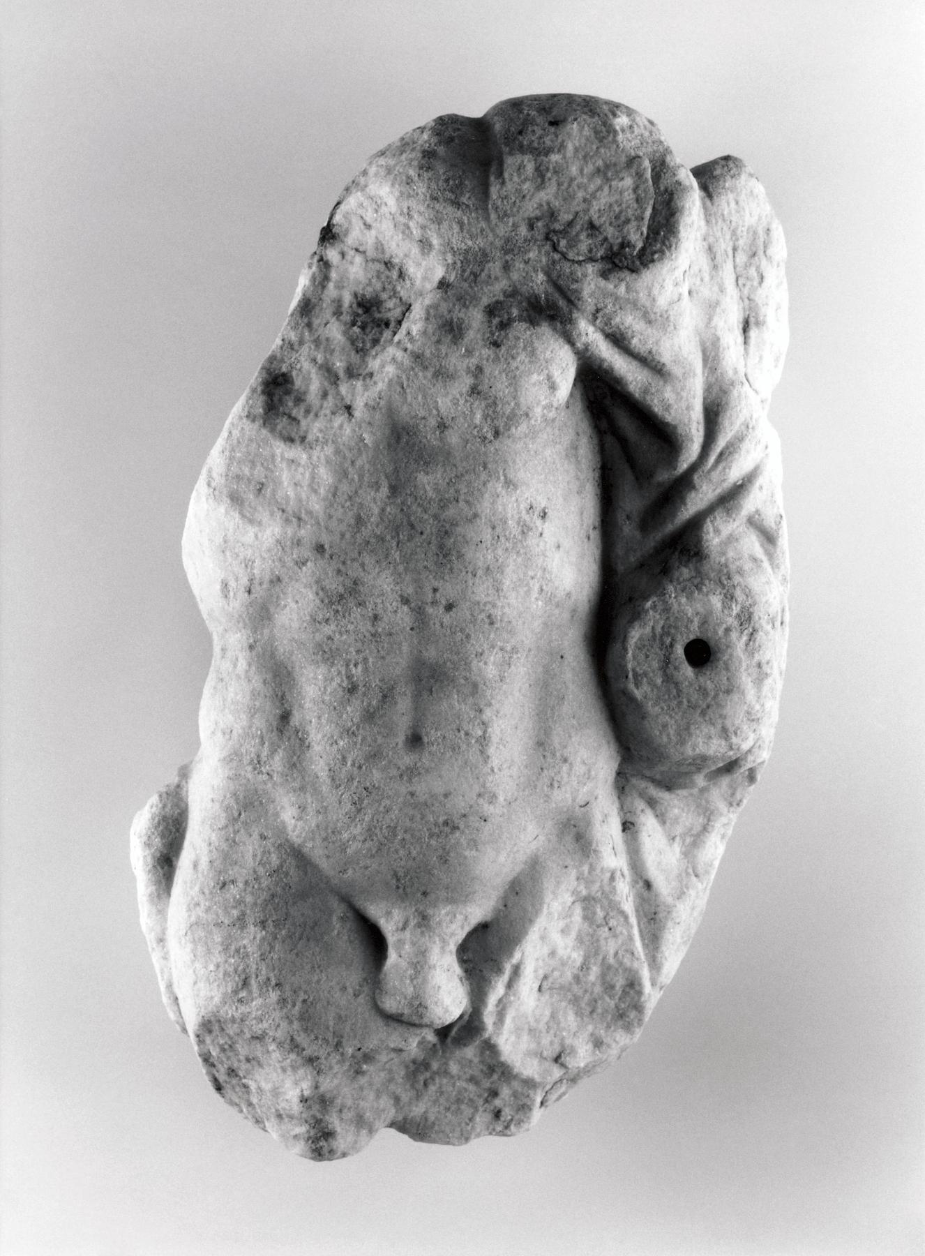 Statuette af mand og kvinde i tæt omfavnelse (Mars og Venus eller Eros og Psyche?), H1431