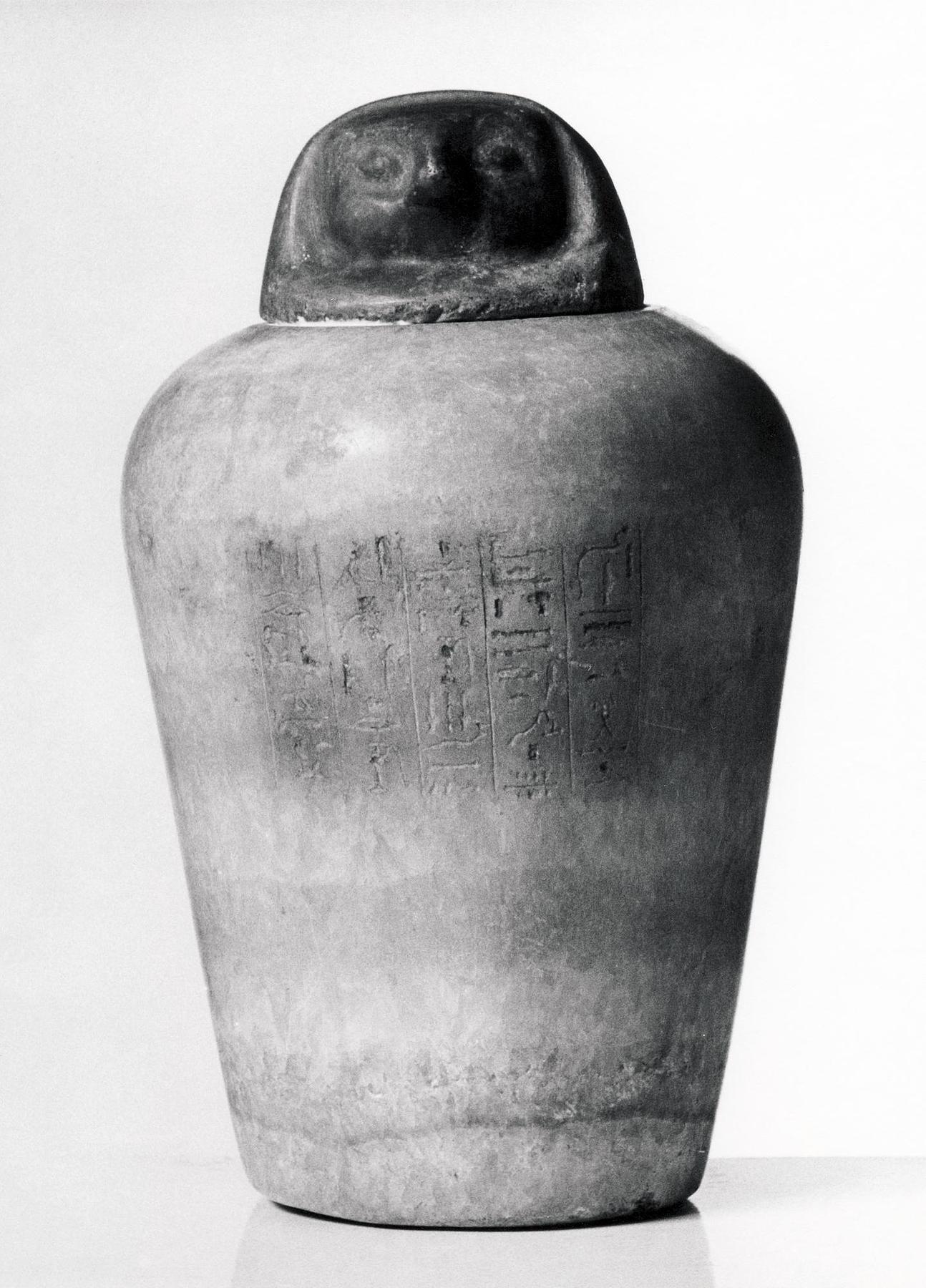 Kanopekrukke med falkehovedlåg og hieroglyf-indskrift, H387