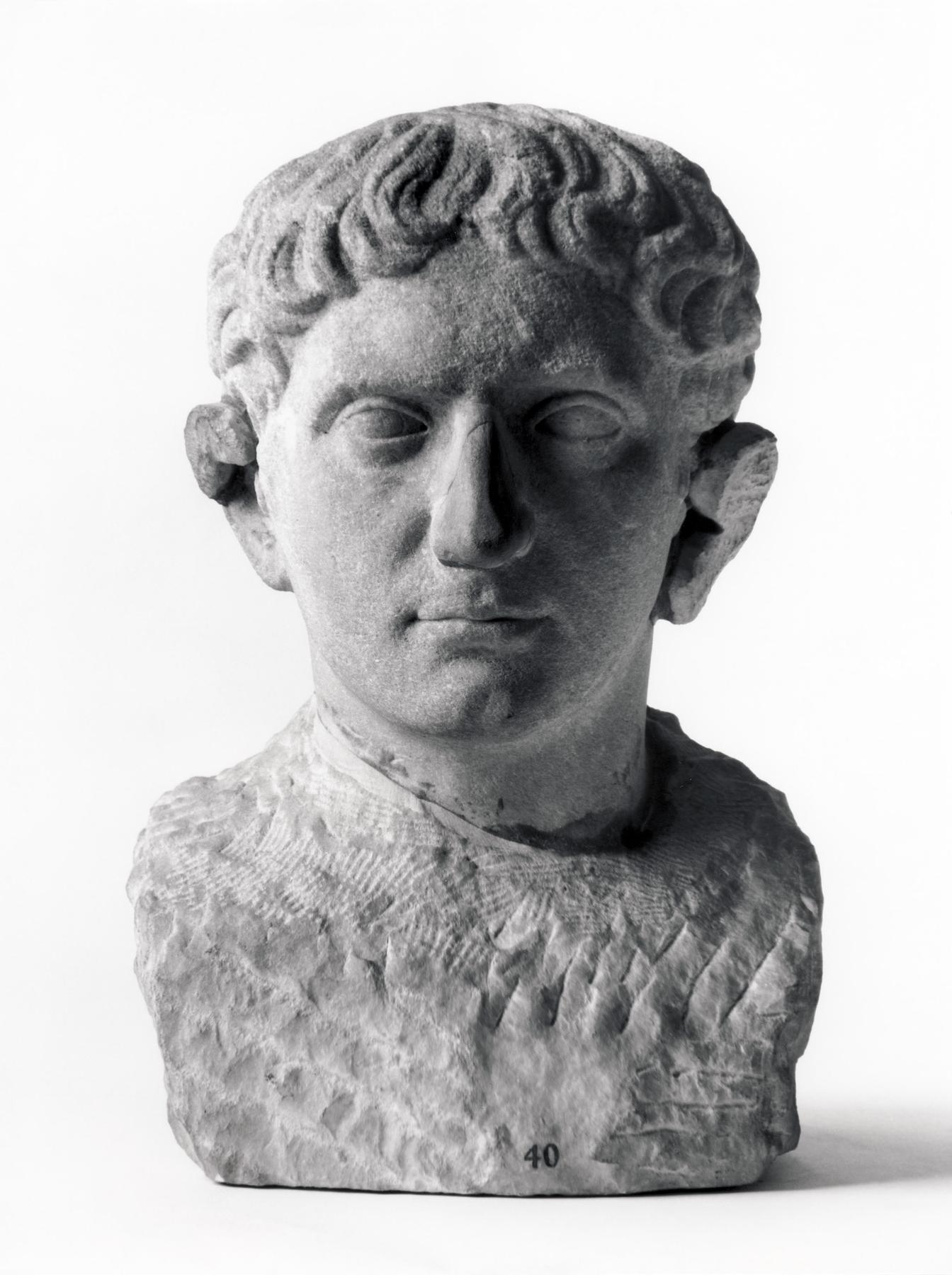 Portrait sculpture of a man, H1440