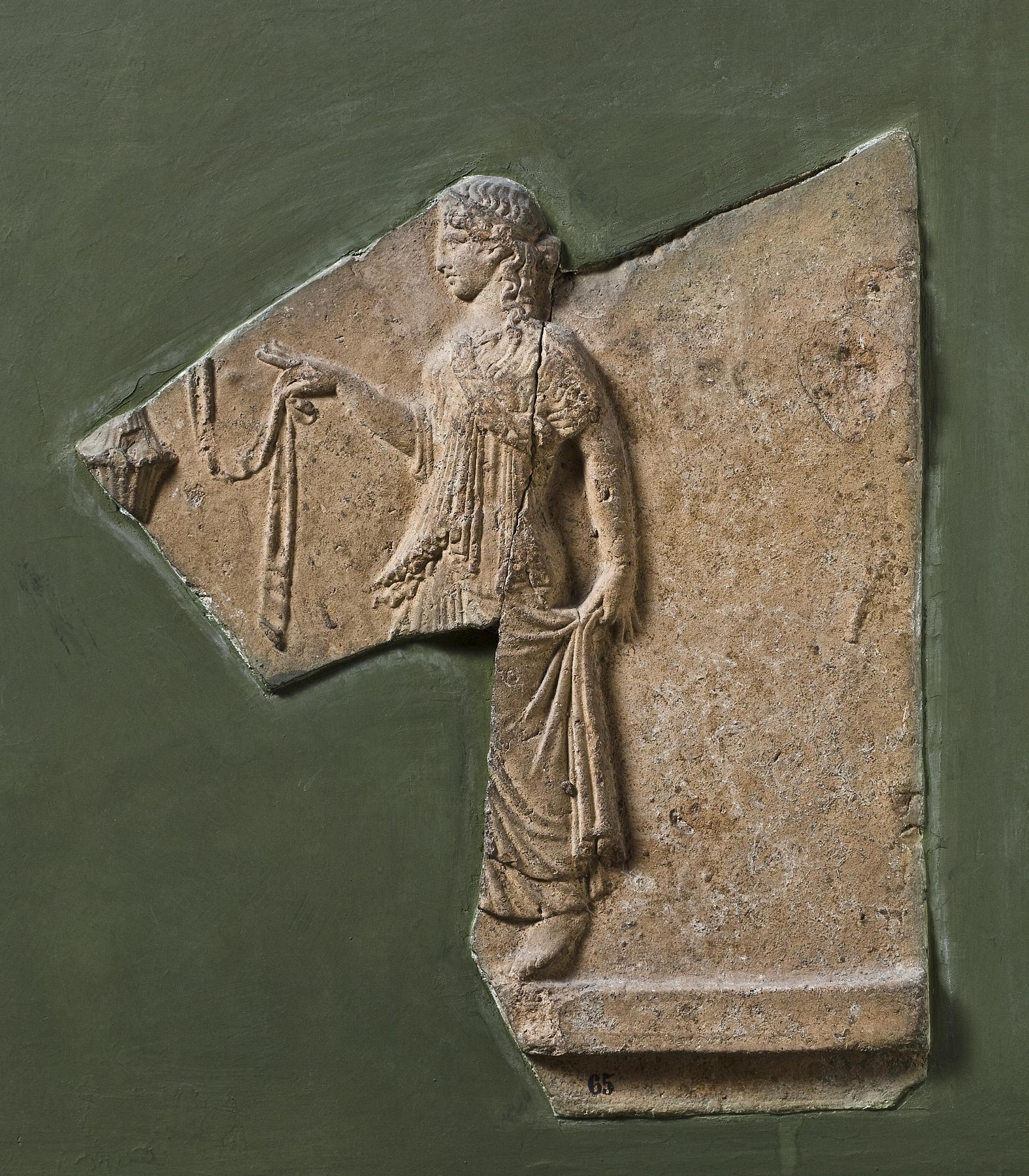 Campana relief with young woman with ribbon (taenia), H1065
