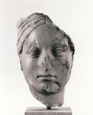 H1446 Portrait sculpture of a woman