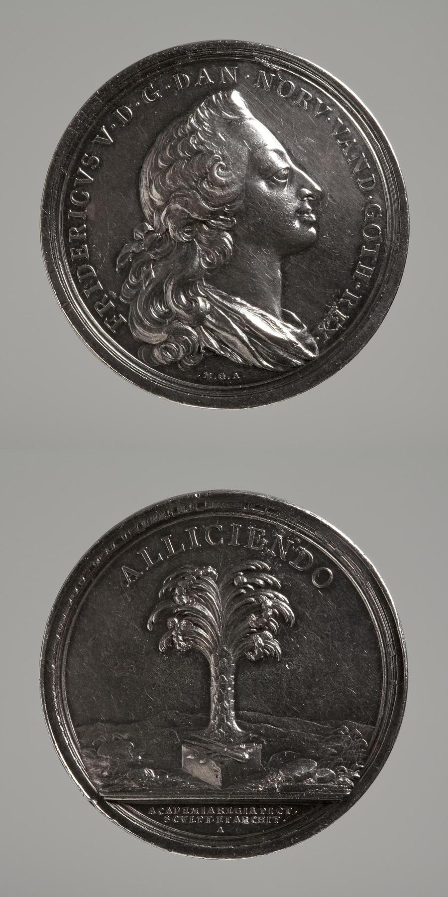 Medaljens forside: Frederik 5. Medaljens bagside: Palmetræ, F32