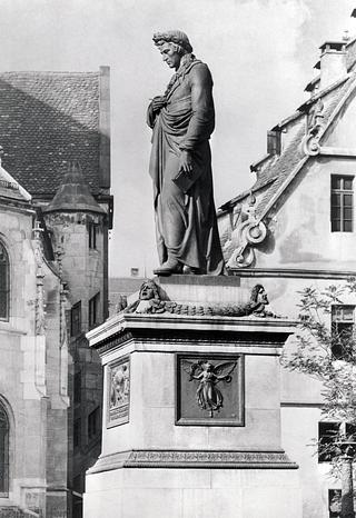 AX42 Monument over Friedrich Schiller