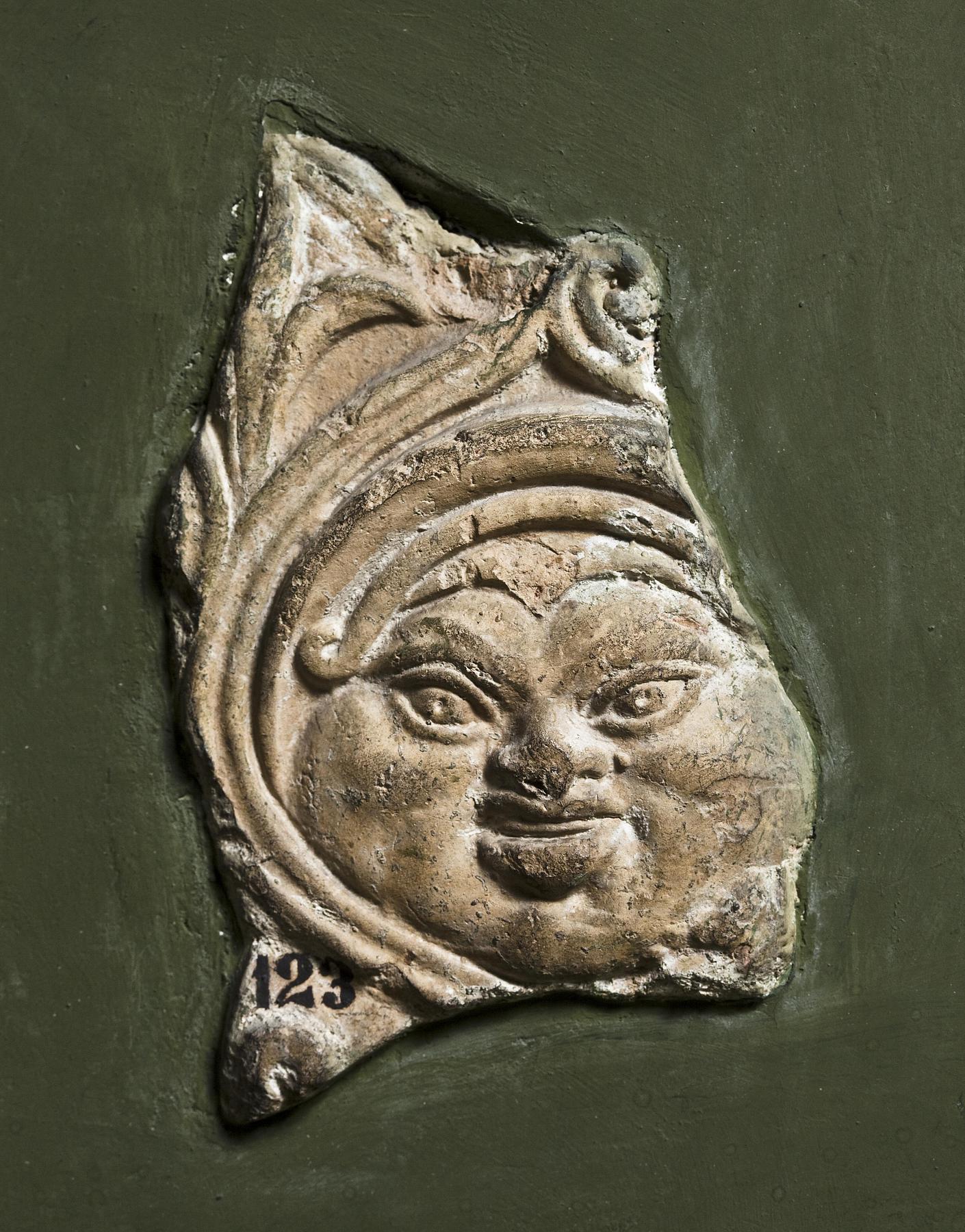 Campana relief with gorgoneion, H1123
