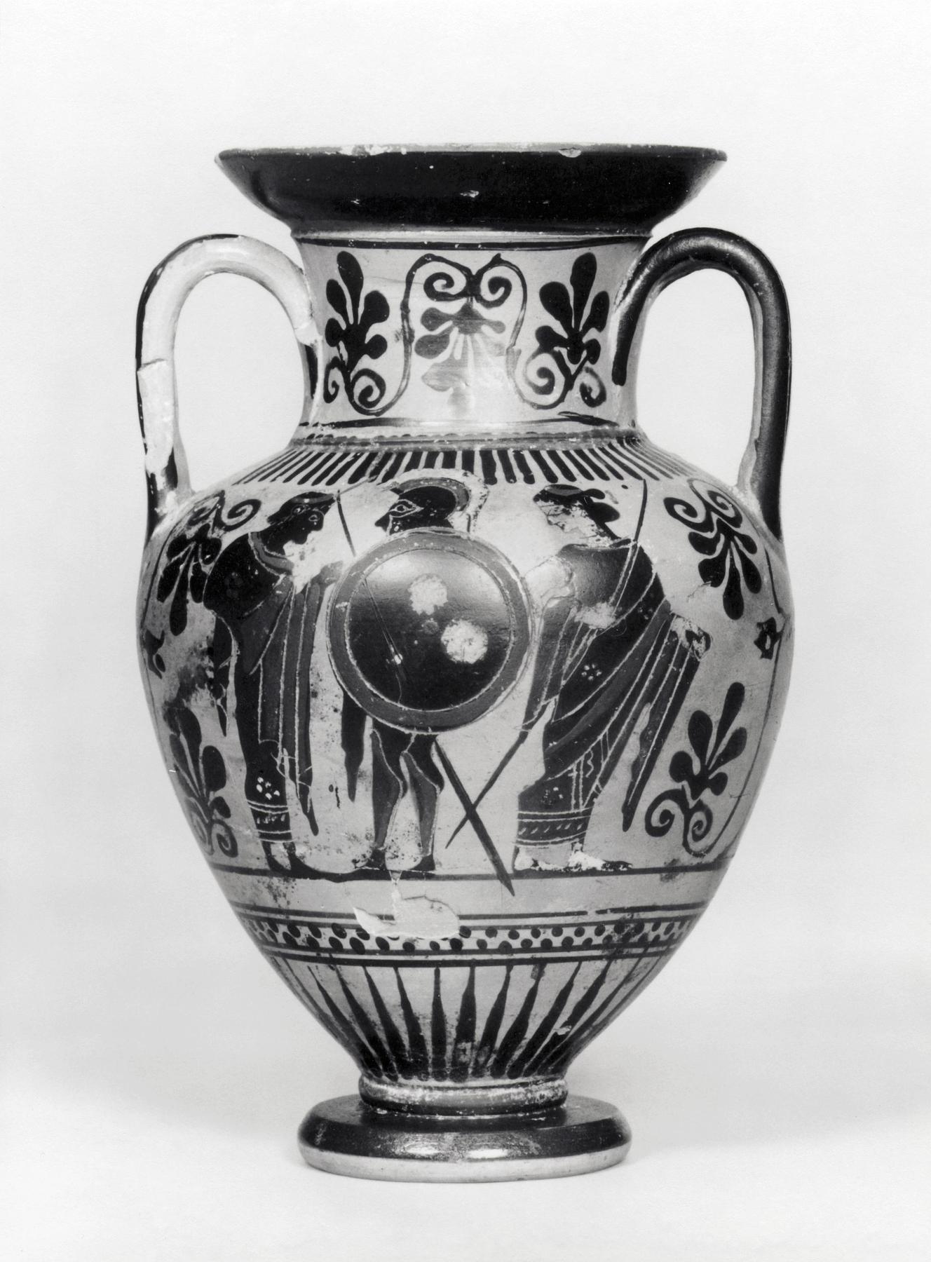 Amphora with departing warrior (A) and dancing maenads (B), H533