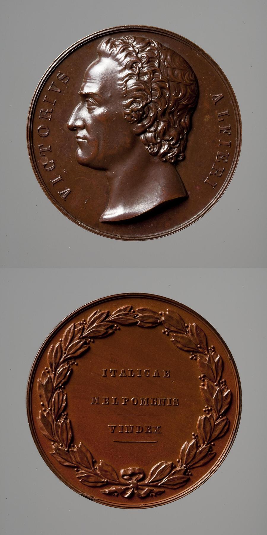 Medaljens forside: Digteren Vittorio Alfieri. Medaljens bagside: Laurbærkrans og inskription, F65