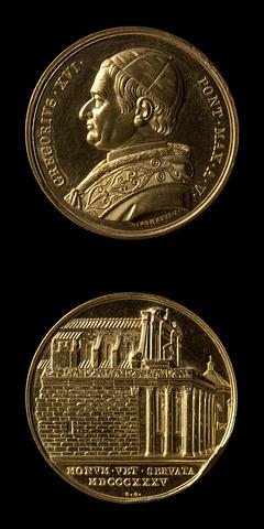 F77 Medaljens forside: Pave Gregor 16. Medaljens bagside: Antonins og Faustinas Tempel ved Forum