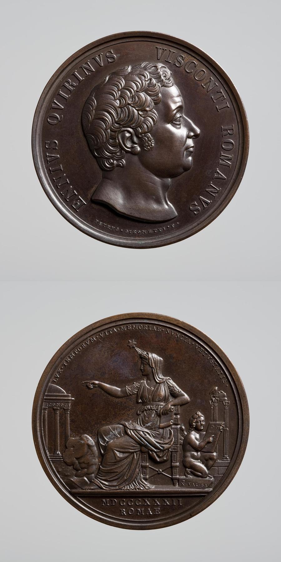 Medaljens forside: Arkæolog Ennius Quirinus Visconti. Medaljens bagside: Historien, F80