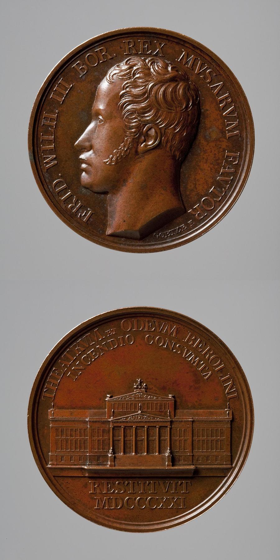 Medaljens forside: Friedrich Wilhelm 3. af Preussen. Medaljens bagside: Det Kongelige Skuespilhus i Berlin, F89