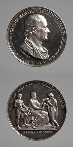 F95 Medaljens forside: Farmaceuten Johann Bartholomäus Trommsdorff. Medaljens bagside: Hippokrates som læremester