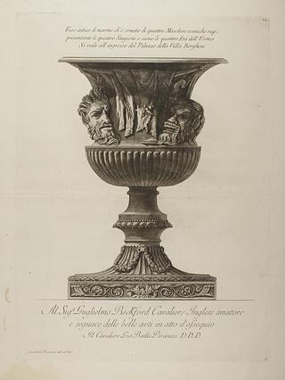 E322,1 Antik vase. Relief med maskerne de fire livsaldre