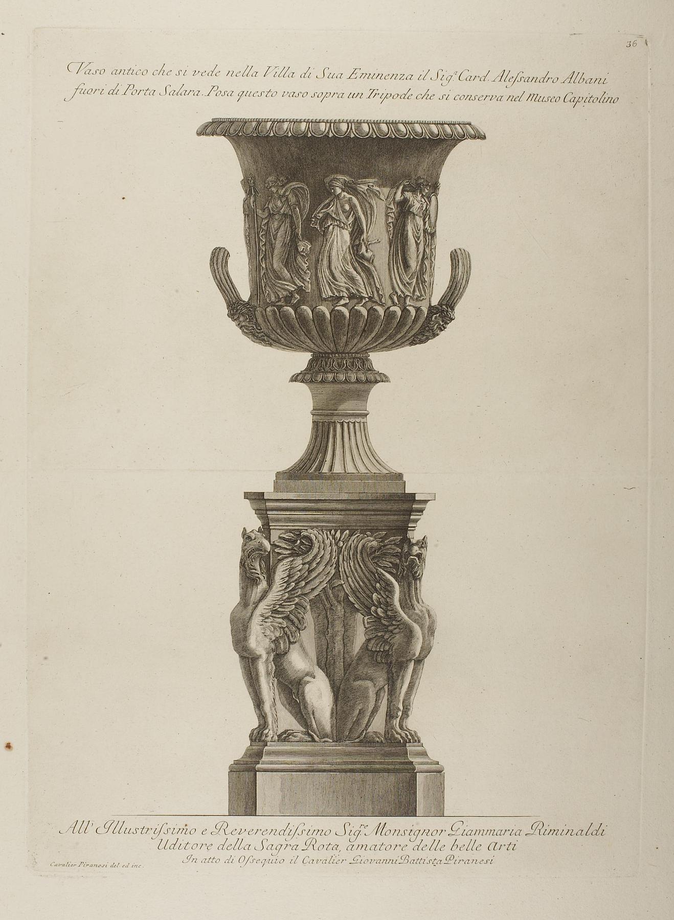 Antik vase ovenpå en trefod, E322,2