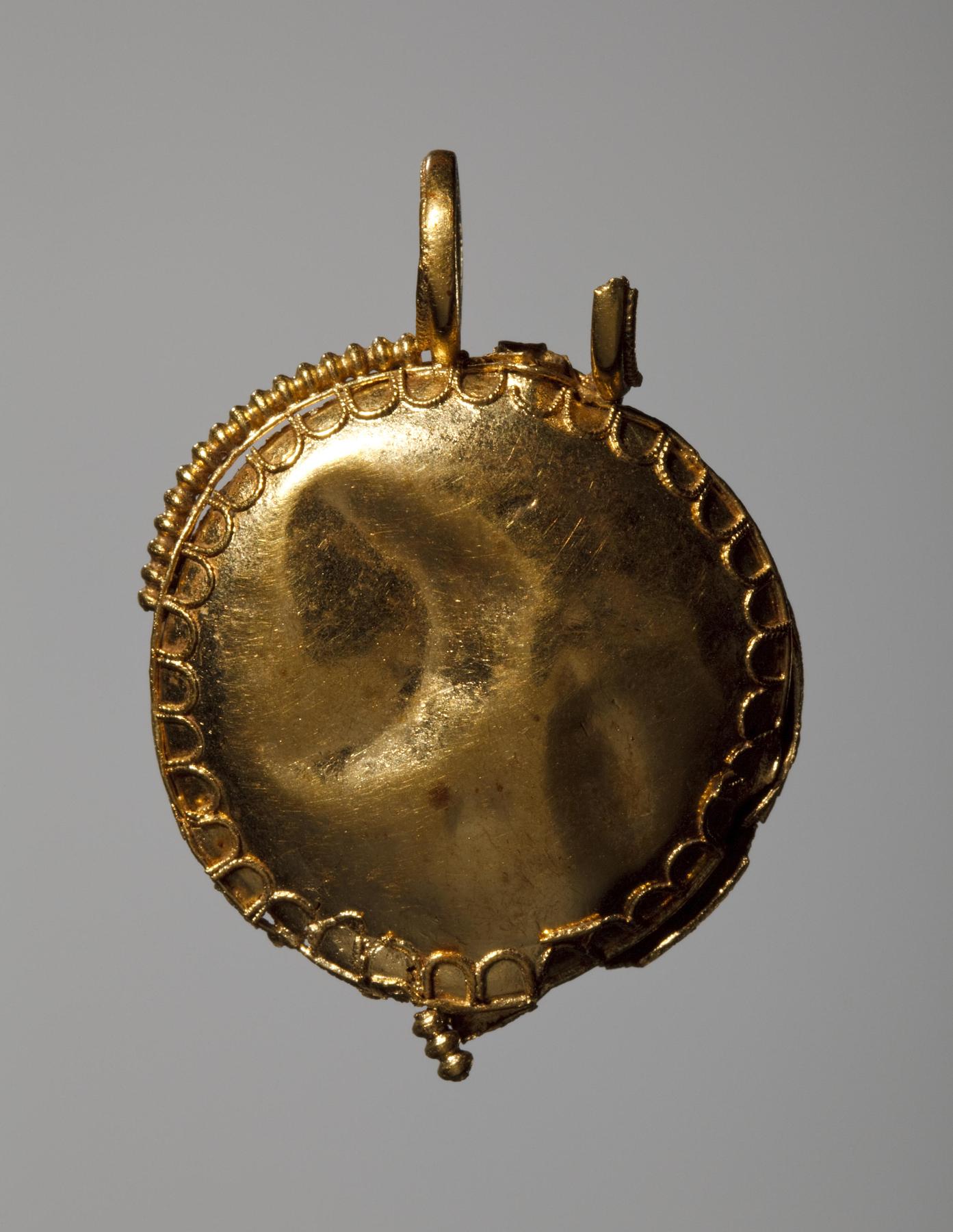 Amuletkapsel (bulla), H1858