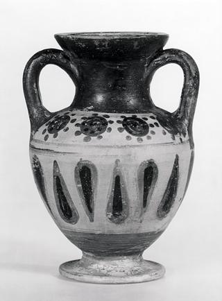 H690 Amphora with dots and palmette leaves
