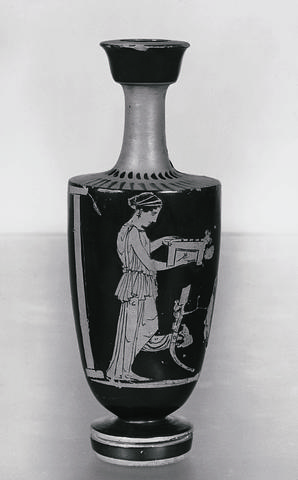 H619 Lekythos with woman holding a jewellery box