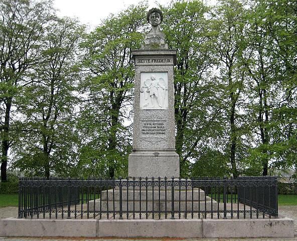 Monument over Frederik 6., AX455