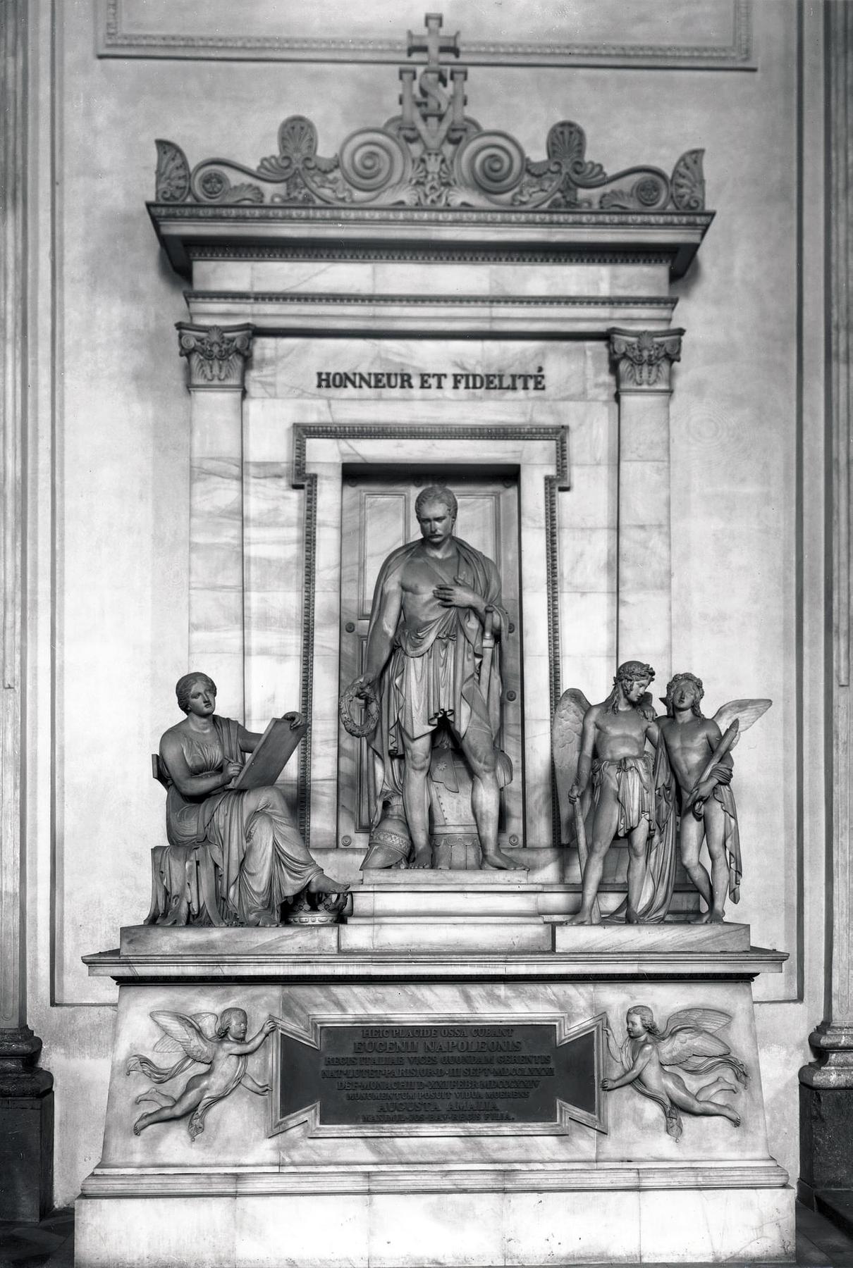 Monument over Eugène de Beauharnais, AX464