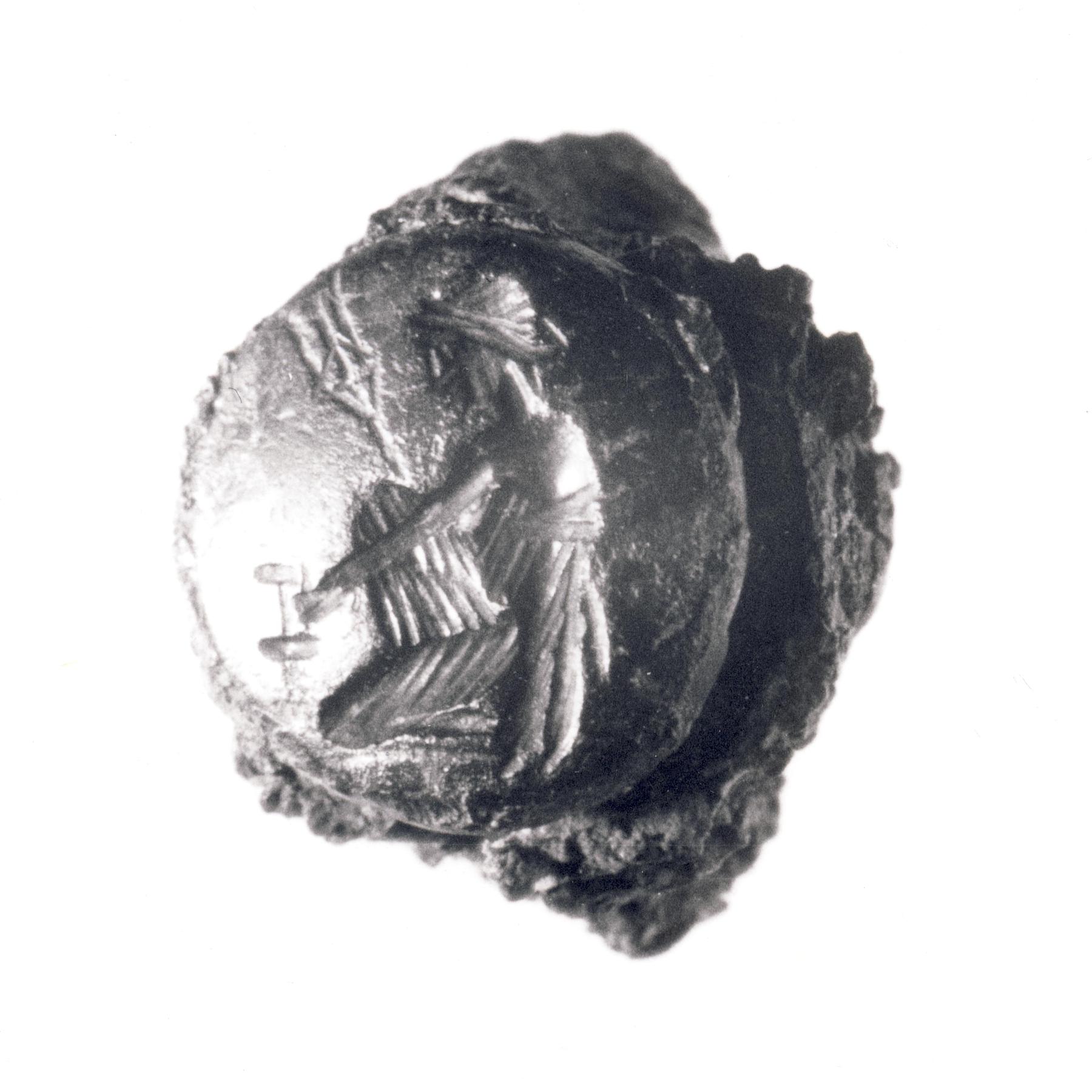 Amymone knælende ved kilden med en kande og Poseidons trefork, I142