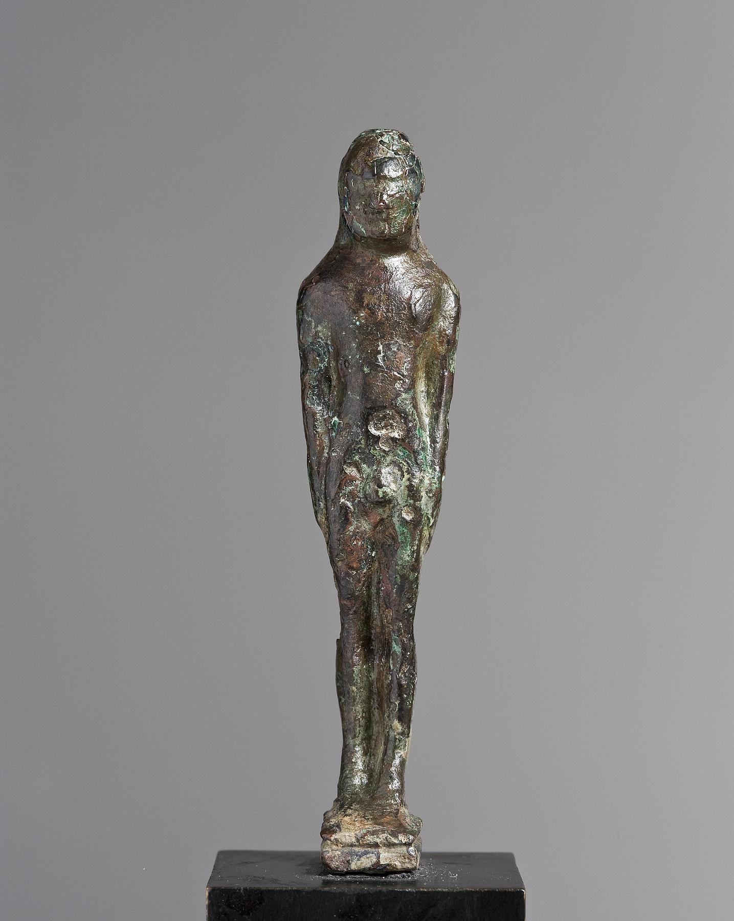 Statuette of a youth, H2001