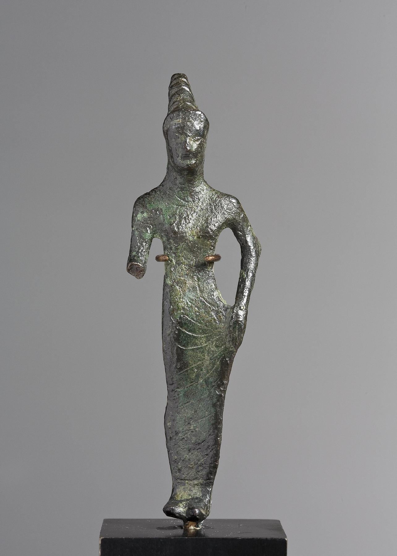Statuette of a goddess, H2004