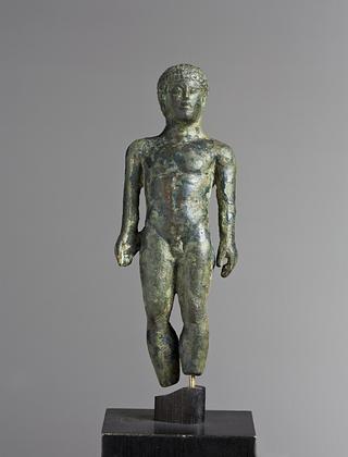 H2019 Statuette of an athlete holding a strigil